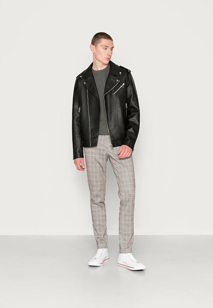 BRACE CREW - Basic T-shirt - sacremento green AllSaints BRACE CREW - Basic T-shirt - Sacremento Green -AllSaintsSales 03bd7109b2a8497f91b8e1235e3507ef