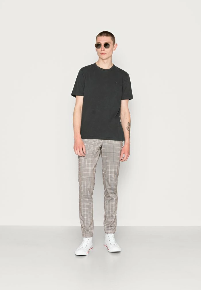 OSSAGE CREW - Basic T-shirt - jet black AllSaints OSSAGE CREW - Basic T-shirt - Jet Black -AllSaintsSales 4f2bf1fe020041c69e7f5ebd8859844a