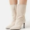 AllSaints ORLANA BOOT - Classic Ankle Boots - Stone White