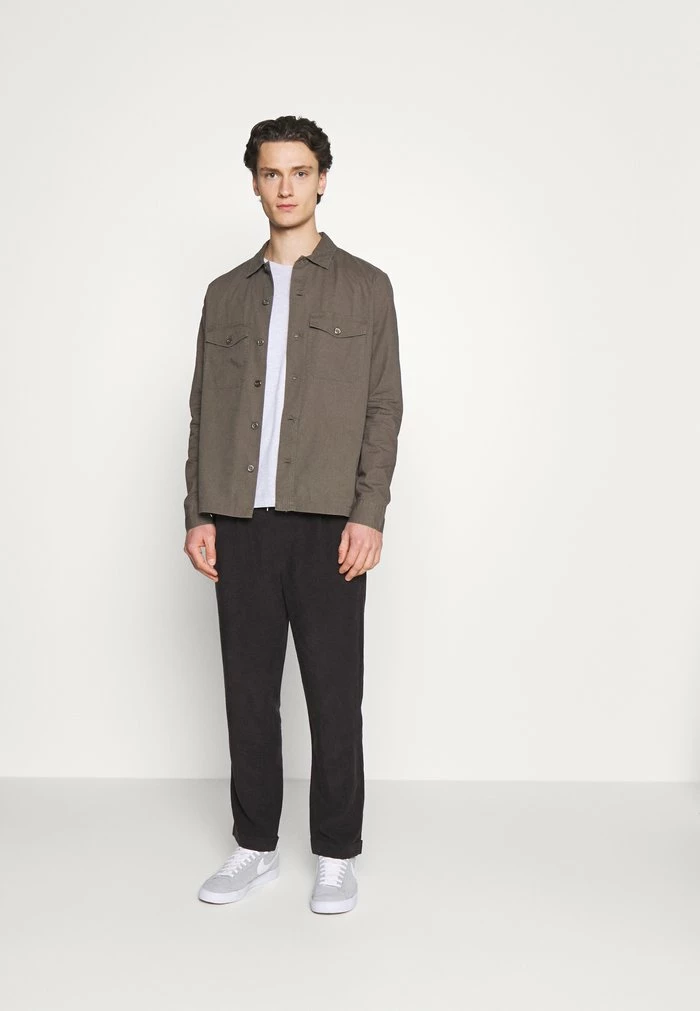 GROVE TROUSER - Trousers - washed black AllSaints GROVE TROUSER - Trousers - Washed Black -AllSaintsSales f23c34779177474da7f2445aeca90b46